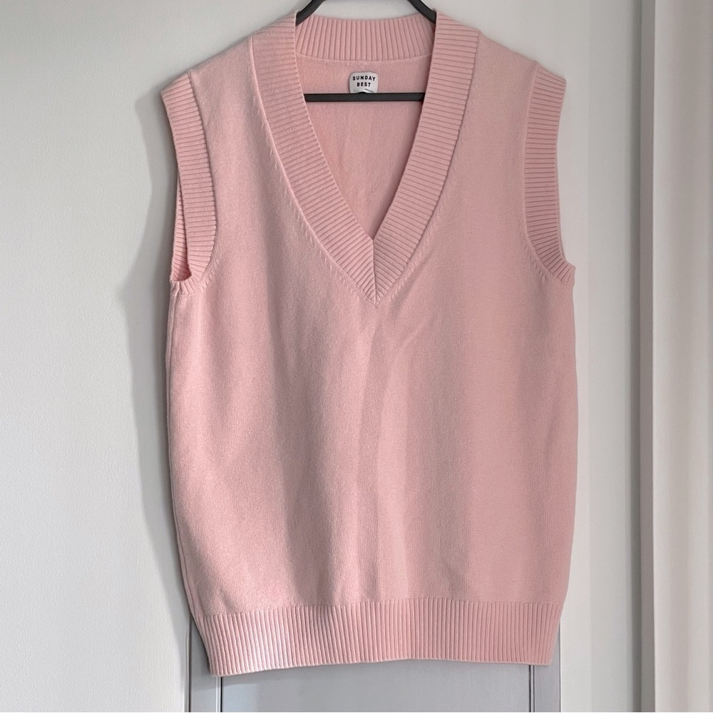 ARITZIA SUNDAY BEST Pink Sweater Vest - Picture 1 of 7